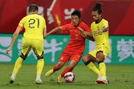 杨佳敏敲响