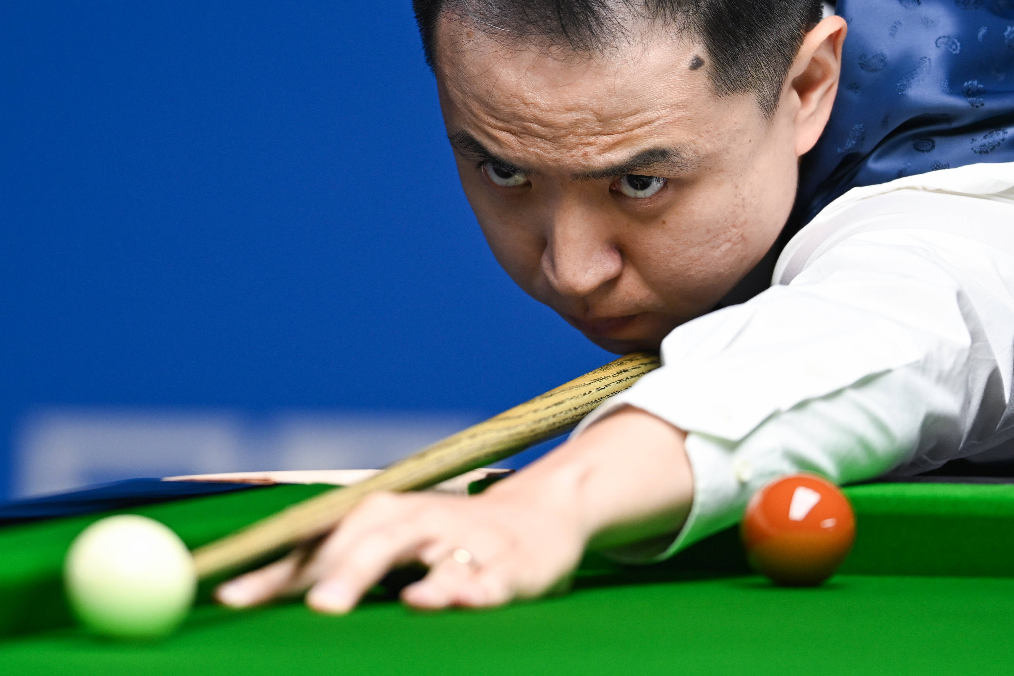 捂住大腿 捂住大腿