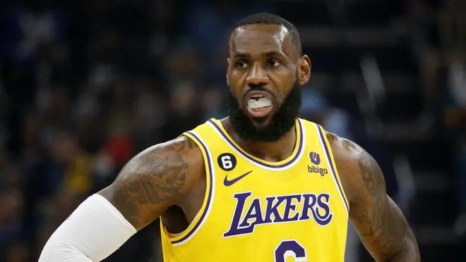 的产出曲线 的产出曲线